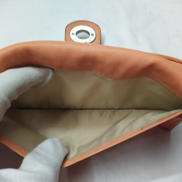 Coach Orange Leather Turn Lock Credit Card ID Window Bifold Wallet - Picture 11 of 15